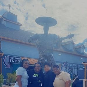 Meet your Posher, Carla